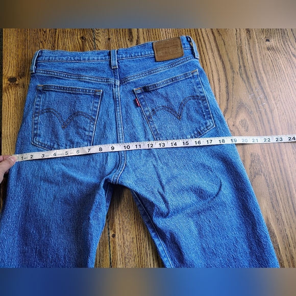 Levi's Premium Wedgie Straight Women's Jeans Buttons Fly Medium Wash 28. - Picture 9 of 16